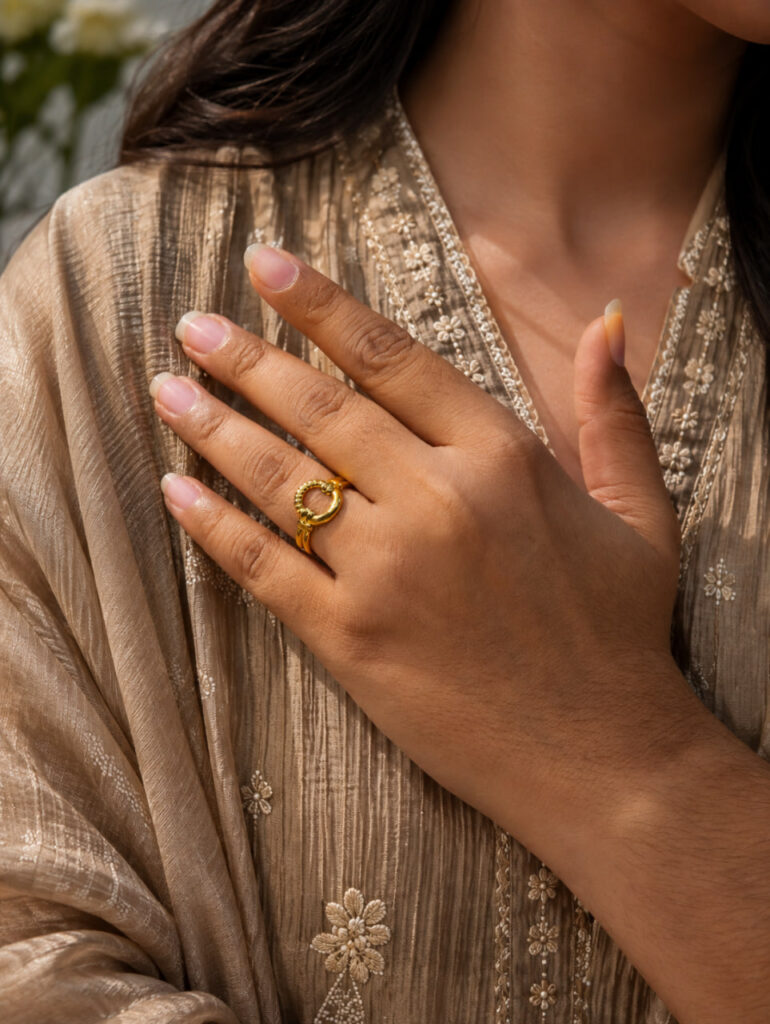 Anti Tarnish Rings Royal Looking Fashion Finger Ring with Timeless