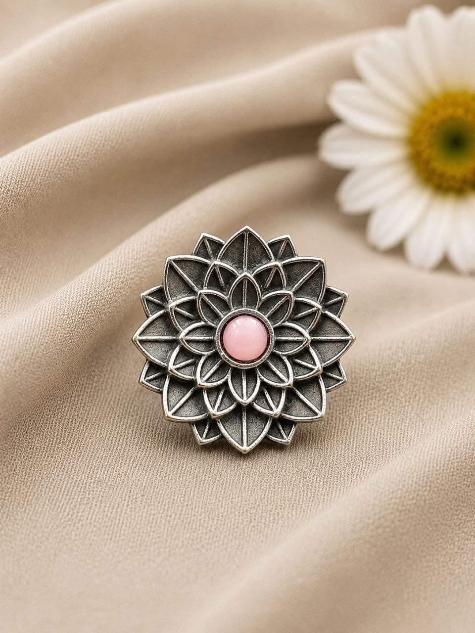 Vintage Flower Ring – Gorgeous Elegant Statement Jewelry for Women 7 Vintage Flower Ring Elegant Floral Brass Statement Jewelry for Women