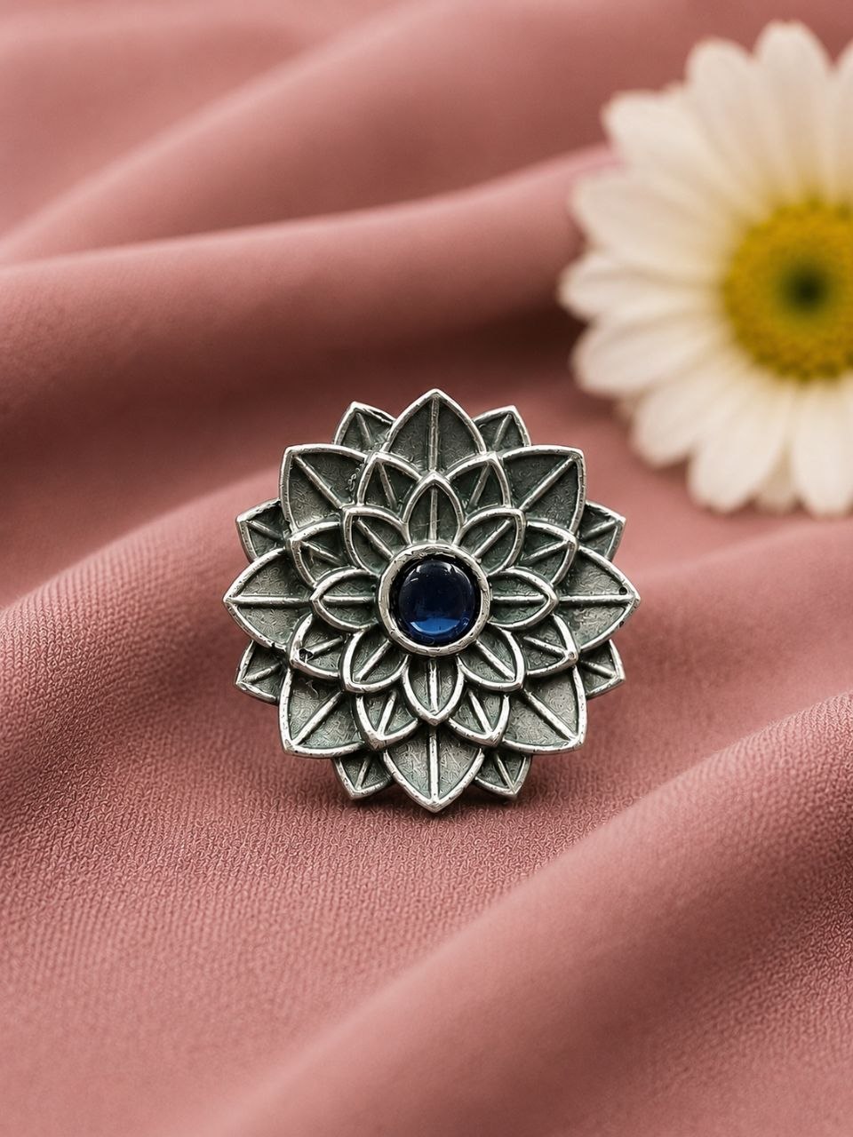 Vintage Flower Ring – Gorgeous Elegant Statement Jewelry for Women 4 Vintage Flower Ring Elegant Floral Brass Statement Jewelry for Women