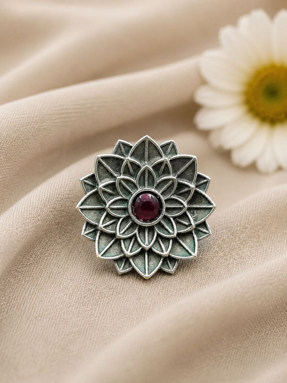 Vintage Flower Ring – Gorgeous Elegant Statement Jewelry for Women 5 Vintage Flower Ring Elegant Floral Brass Statement Jewelry for Women