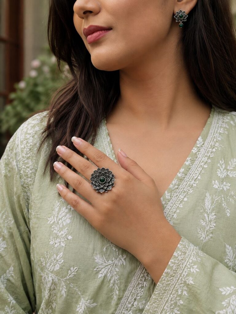 Vintage Flower Ring – Gorgeous Elegant Statement Jewelry for Women