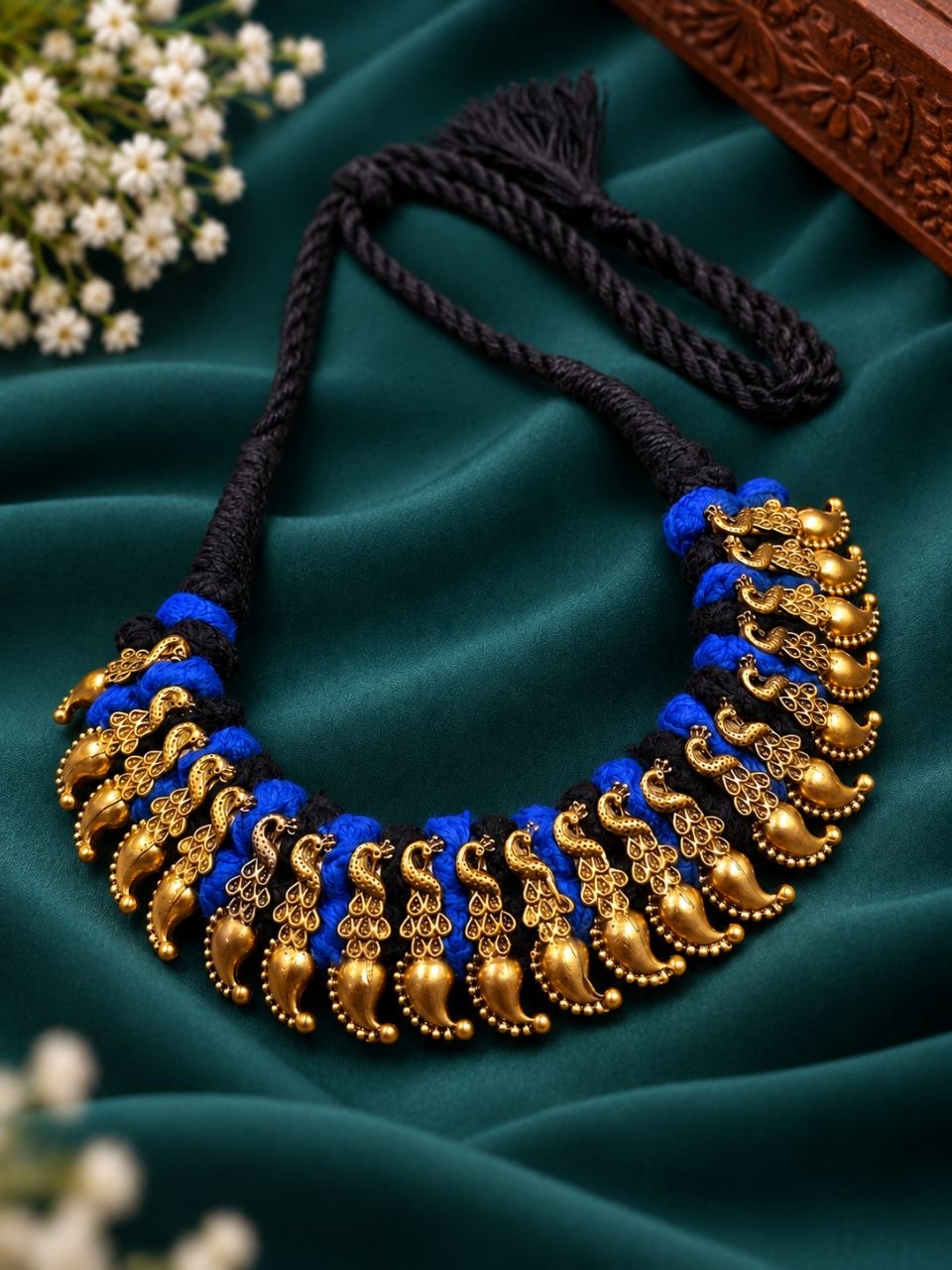 Peacock Thread Necklace – Elegant Traditional Jewelry with Graceful Detailing 2 Peacock Thread Necklace with elegant traditional peacock detailing for women