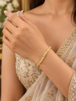 Stylish Anti Tarnish Bangle – Premium Elegant Fashion Jewelry