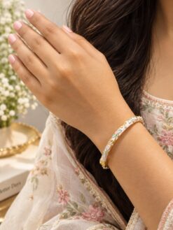 Anti Tarnish Floral Bracelet elegant premium brass floral jewelry for women