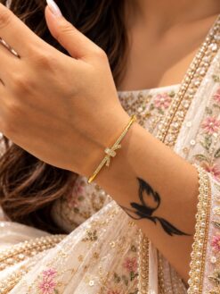Elegant Anti Tarnish Bangle – Premium Stylish Fashion Jewelry
