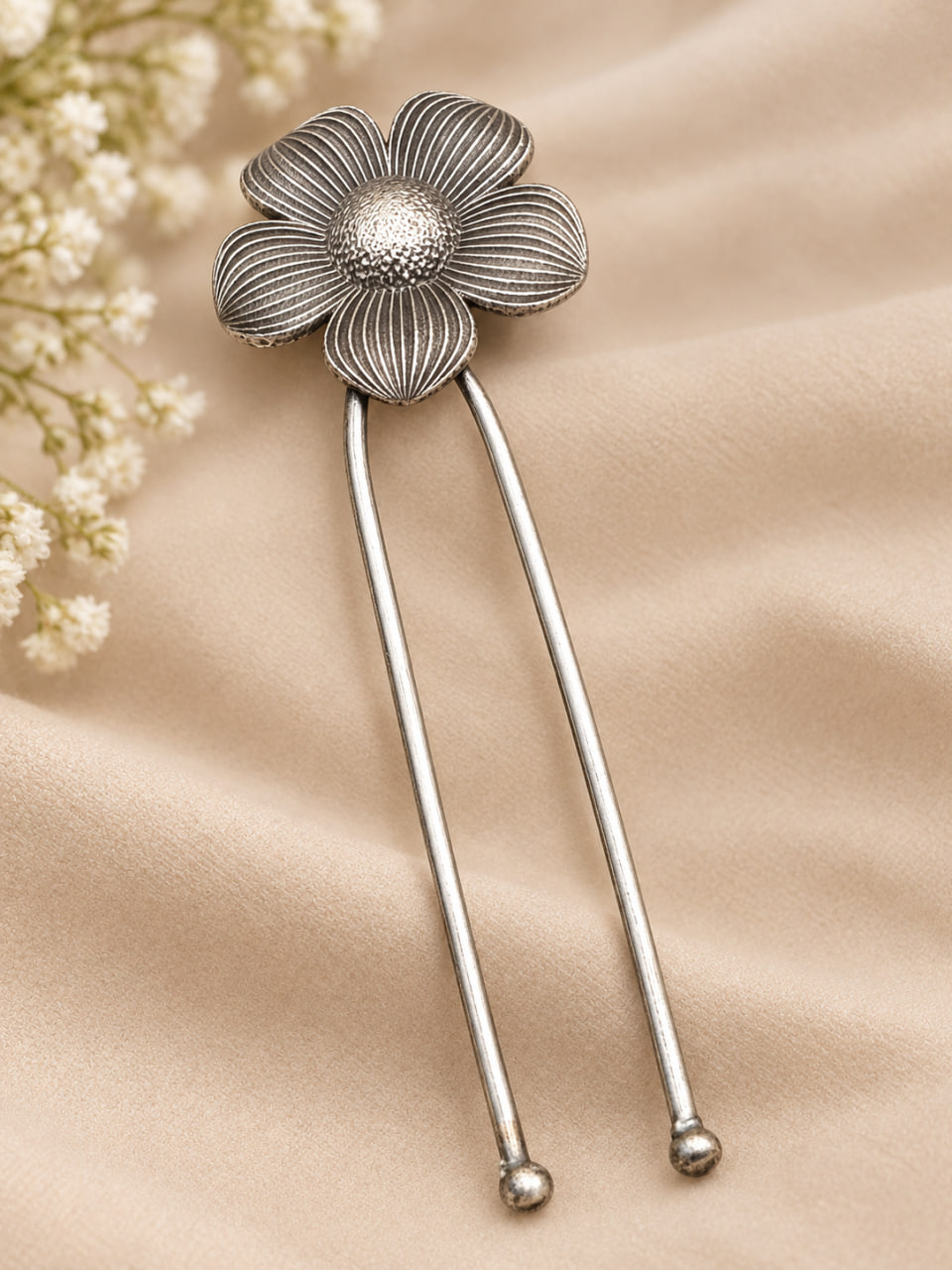 Flower Hair Accessories Stunning Designs for Everyday and Party Hairstyles 1 Flower Hair Accessories elegant floral hair jewellery for wedding and party hairstyles