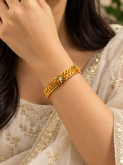 Anti Tarnish Flower Bracelet Elegant Floral Brass Jewelry for Women