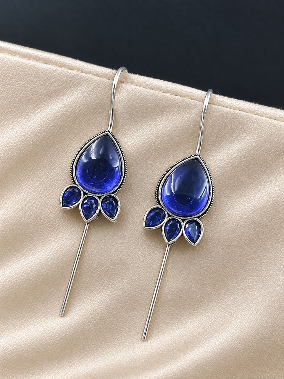 Silver Plated Antique Earcuff – Elegant Jewelry for Every Occasion 5 Silver Plated Antique Earcuff elegant antique silver jewelry design