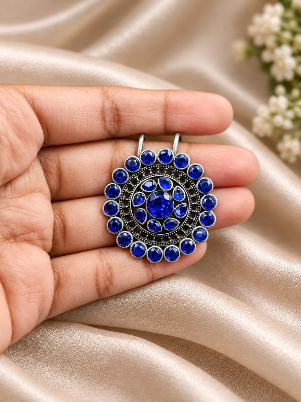 Silver Flower Hair Pin – Dazzling Elegant Accessory for Beautiful Hairstyles 3 Silver Flower Hair Pin elegant floral hair accessory for women