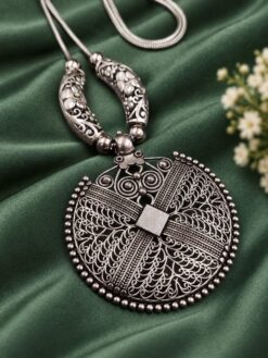 Silver Plated Chain Pendant elegant designer jewelry for women