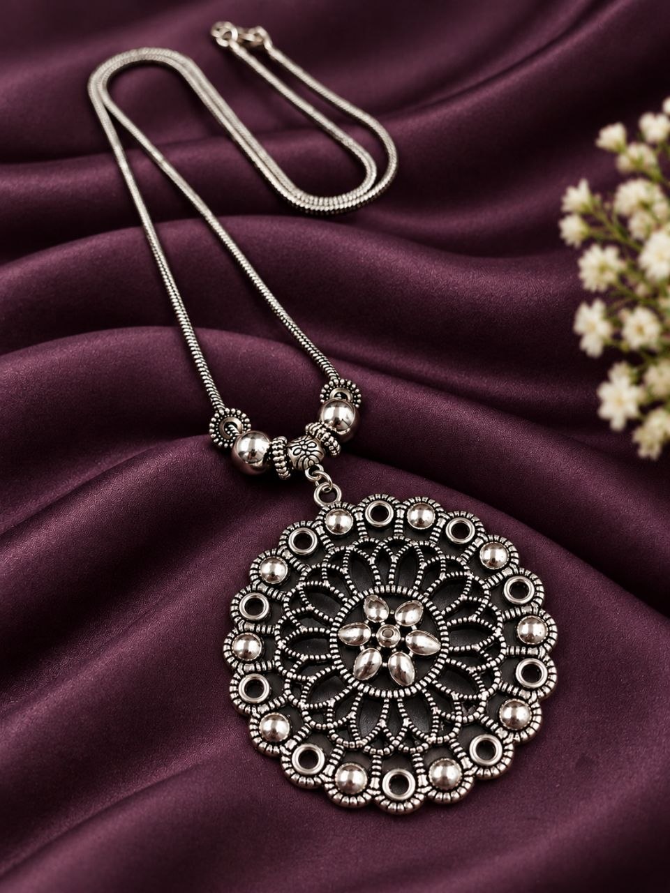 LightWeight Chain Pendant Necklace – Stylish Jewelry for Every Occasion 1 LightWeight Chain Pendant Necklace elegant lightweight designer jewelry for women