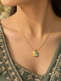 Anti Tarnish Flower Necklace elegant floral design women fashion jewelry